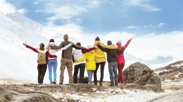 What are some of the perks of group travel?