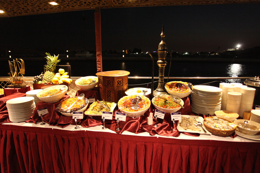 dubai canal cruise dinner